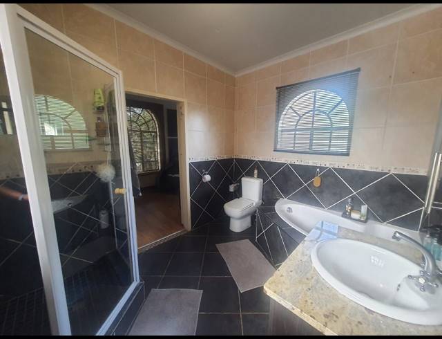 4 BEDROOM HOUSE FOR SALE IN VANDERBIJLPARK SE 3